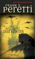 This Present Darkness by Frank E Peretti (Paperback)